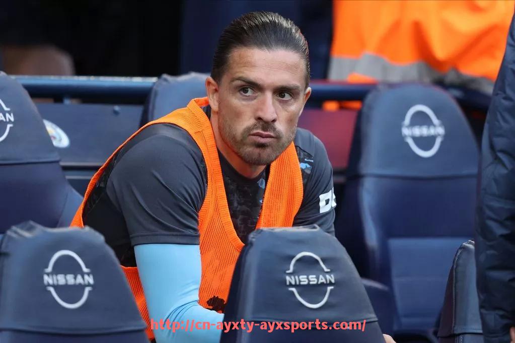 爱游戏体育-2025年世俱杯比赛服饰更新趋势与球迷反响分析